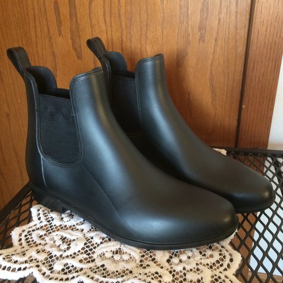 Shoes - Black Size 11 Boot - Bootie *Host Pick*